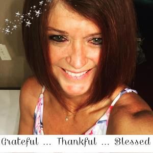 Meet your Posher, Lora